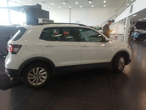 VOLKSWAGEN T-CROSS 1.0 200 TSI TOTAL FLEX AUTOMÁTICO