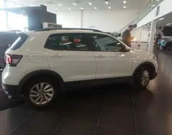 VOLKSWAGEN T-CROSS 1.0 200 TSI TOTAL FLEX AUTOMÁTICO VOLKSWAGEN T-CROSS 1.0 200 TSI TOTAL FLEX AUTOMÁTICO