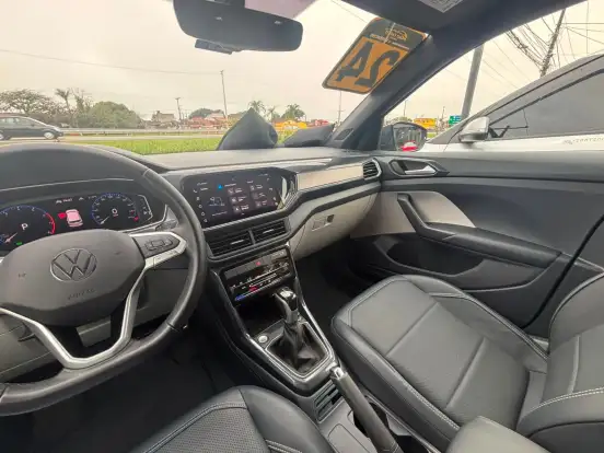 VOLKSWAGEN-T-CROSS-2023