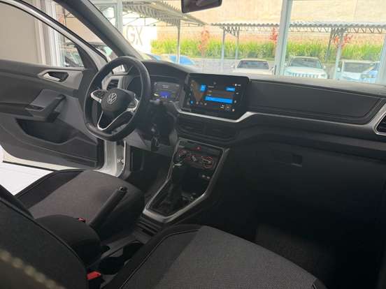 VOLKSWAGEN-T-CROSS-2024