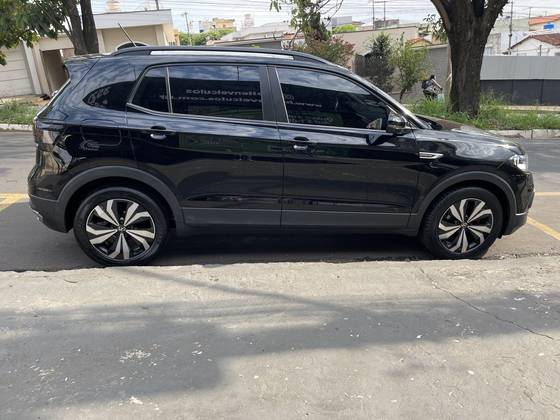 VOLKSWAGEN T-CROSS 1.0 200 TSI TOTAL FLEX COMFORTLINE AUTOMÁTICO