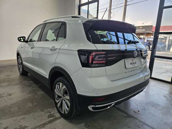 VOLKSWAGEN-T-CROSS-2019