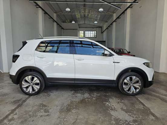 VOLKSWAGEN-T-CROSS-2019
