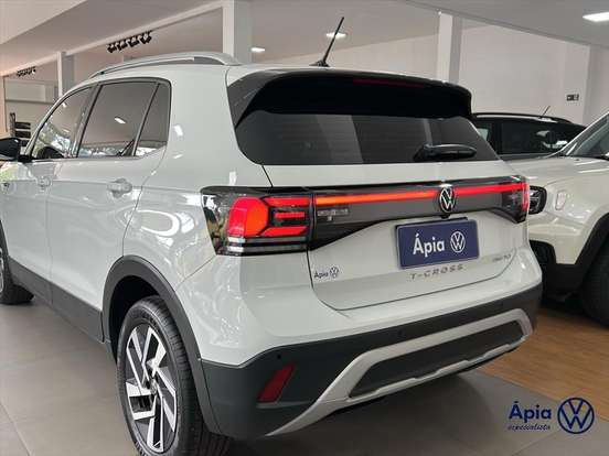 VOLKSWAGEN-T-CROSS-2024