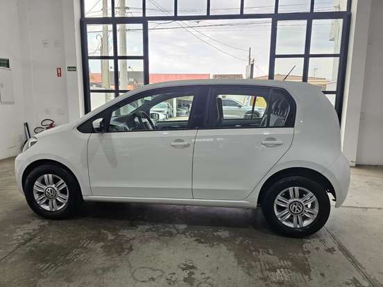 VOLKSWAGEN-UP-2015