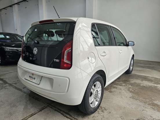 VOLKSWAGEN-UP-2015