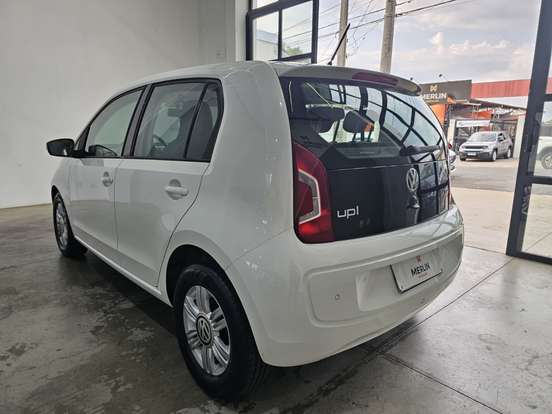 VOLKSWAGEN-UP-2015