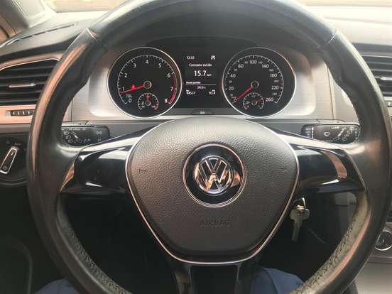 VOLKSWAGEN-GOLF-2014