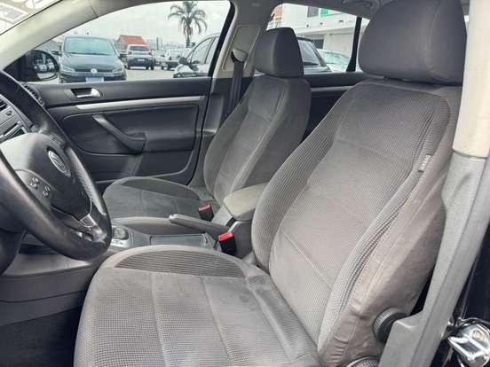 VOLKSWAGEN-JETTA-2.5 I 20V 170CV GASOLINA 4P TIPTRONIC VOLKSWAGEN-JETTA-2008