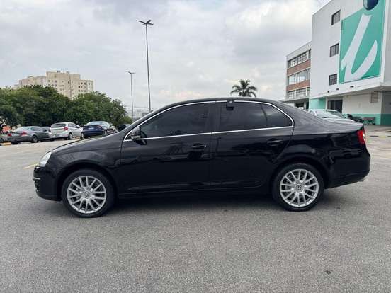 VOLKSWAGEN-JETTA-2.5 I 20V 170CV GASOLINA 4P TIPTRONIC VOLKSWAGEN-JETTA-2008