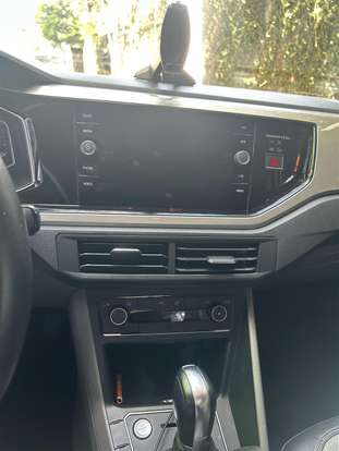 VOLKSWAGEN-POLO-2019