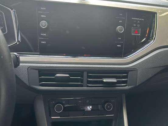 VOLKSWAGEN-POLO-1.0 200 TSI HIGHLINE AUTOMÁTICO VOLKSWAGEN-POLO-2019