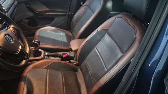 VOLKSWAGEN-T-CROSS-2019