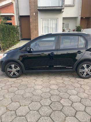VOLKSWAGEN UP 1.0 170 TSI TOTAL FLEX XTREME 4P MANUAL