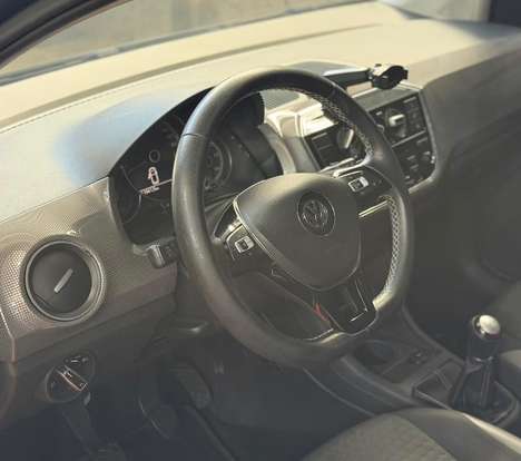 VOLKSWAGEN-UP-2017