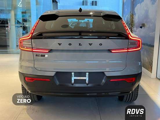 VOLVO-EC40-P8 RECHARGE TWIN ELECTRIC ULTRA BLACK EDITION AWD VOLVO-EC40-2026