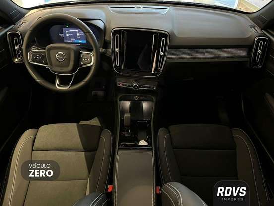 VOLVO-EC40-P8 RECHARGE TWIN ELECTRIC ULTRA BLACK EDITION AWD VOLVO-EC40-2026