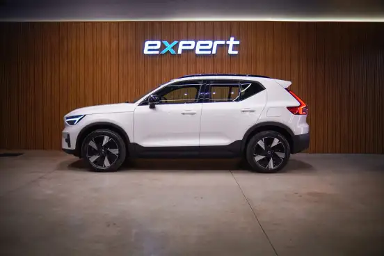 VOLVO-EX40-2026