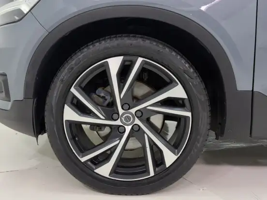 VOLVO-XC40-2.0 T5 GASOLINA R-DESIGN AWD GEARTRONIC VOLVO-XC40-2019