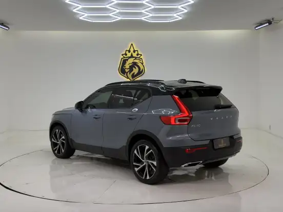 VOLVO-XC40-2.0 T5 GASOLINA R-DESIGN AWD GEARTRONIC VOLVO-XC40-2019