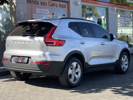 VOLVO-XC40-2.0 T4 GASOLINA GEARTRONIC VOLVO-XC40-2019