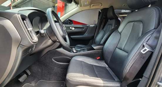 VOLVO-XC40-2.0 T4 GASOLINA GEARTRONIC VOLVO-XC40-2018