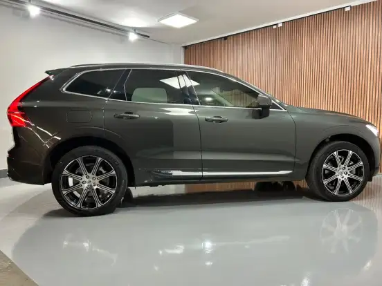 VOLVO-XC60-2021