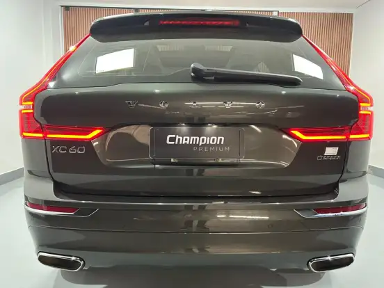 VOLVO-XC60-2021