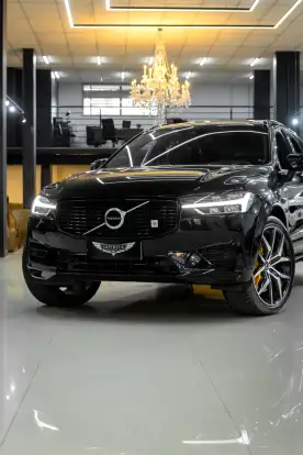 VOLVO-XC60-2020