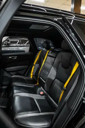 VOLVO-XC60-2020