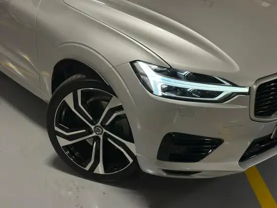 VOLVO-XC60-2018