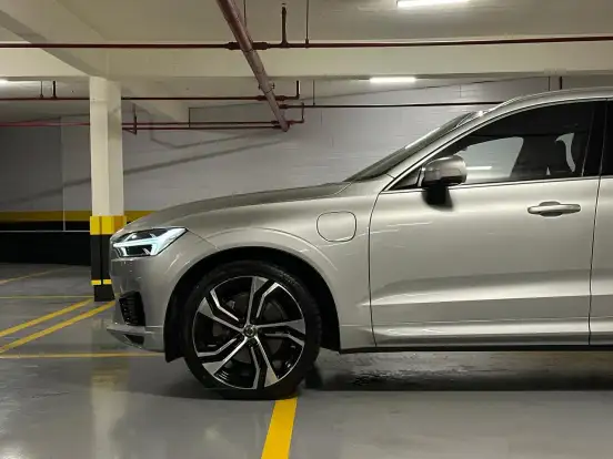 VOLVO-XC60-2018