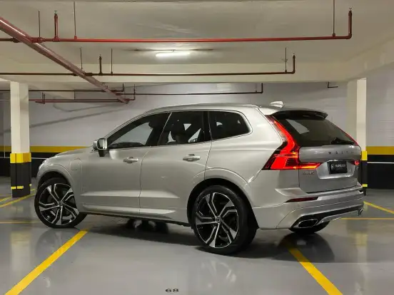 VOLVO-XC60-2018