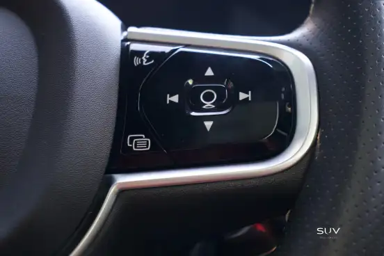 VOLVO-XC60-2019