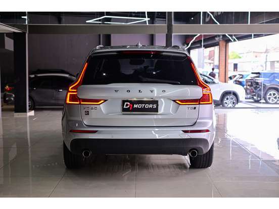 VOLVO-XC60-2018