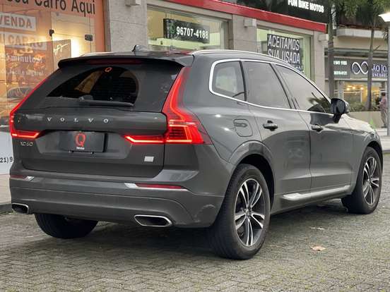 VOLVO-XC60-2021