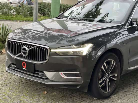 VOLVO-XC60-2021