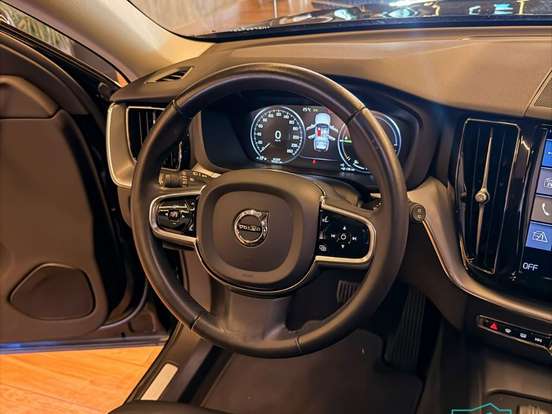 VOLVO-XC60-2.0 T8 HYBRID MOMENTUM AWD GEARTRONIC VOLVO-XC60-2020