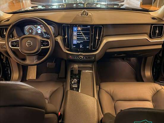 VOLVO-XC60-2.0 T8 HYBRID MOMENTUM AWD GEARTRONIC VOLVO-XC60-2020