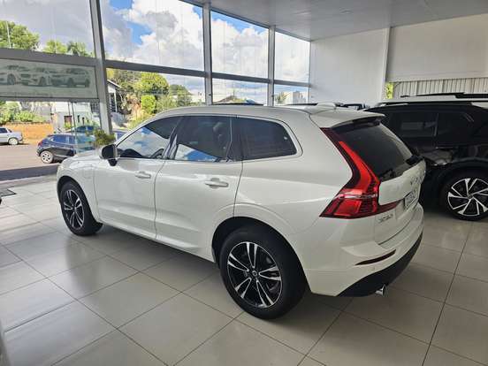 VOLVO-XC60-2019