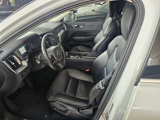 VOLVO-XC60-2.0 T8 HYBRID MOMENTUM AWD GEARTRONIC VOLVO-XC60-2019