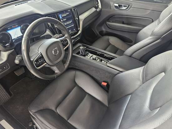 VOLVO-XC60-2.0 T8 HYBRID MOMENTUM AWD GEARTRONIC VOLVO-XC60-2019