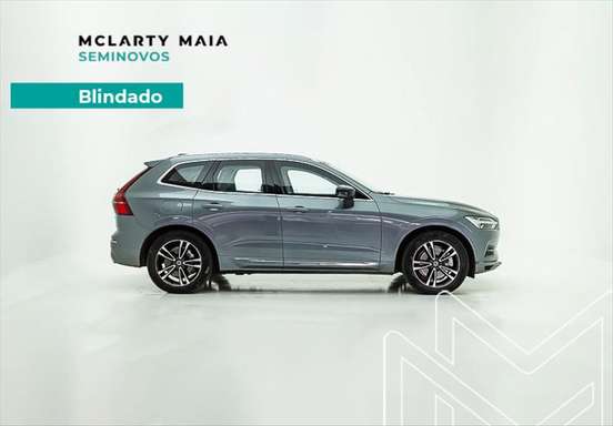 VOLVO-XC60-2020