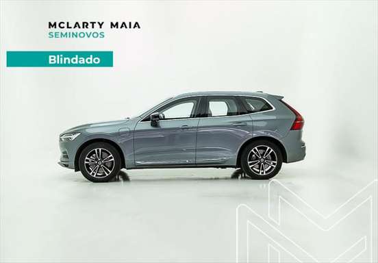 VOLVO-XC60-2020