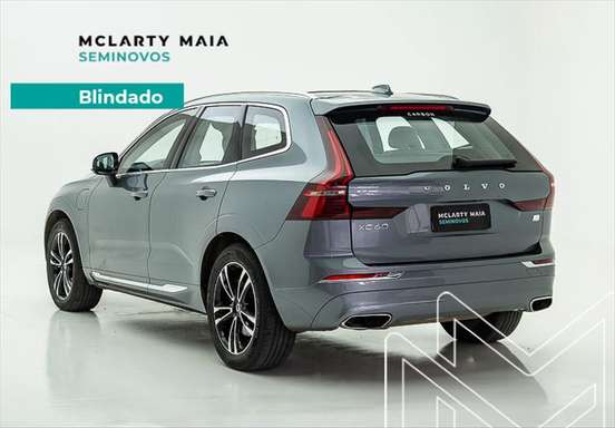 VOLVO-XC60-2020