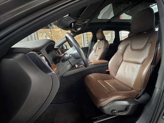 VOLVO-XC60-2020