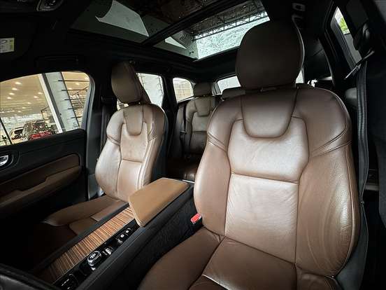 VOLVO-XC60-2020