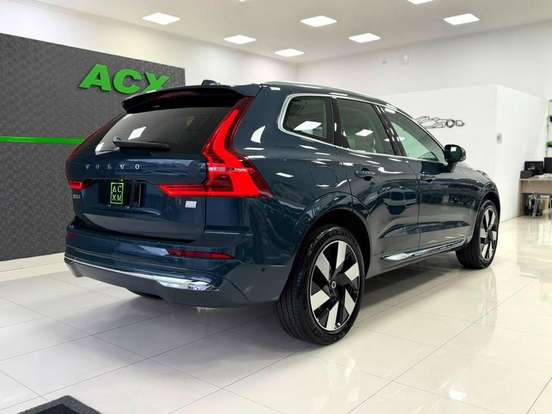 VOLVO-XC60-2024