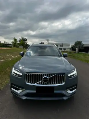 VOLVO-XC90-2021