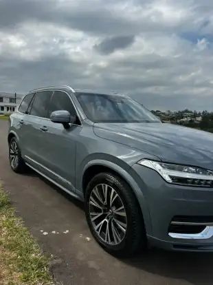 VOLVO-XC90-2021